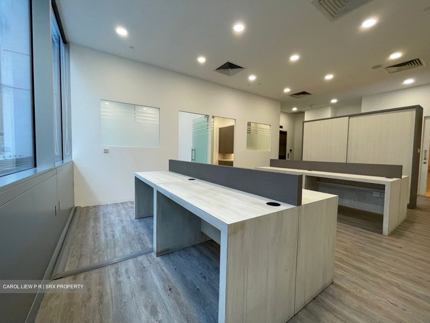 Robinson Square (D1), Office #553703001